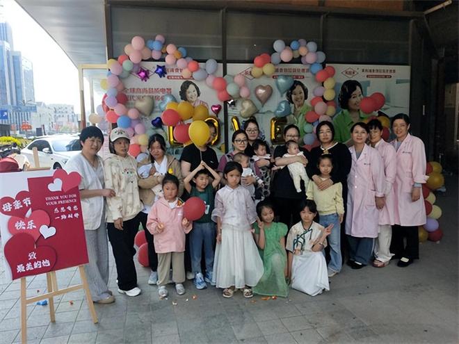格时光 东方妈妈产后恢复店暖心疗愈活动CQ9电子平台入口江苏泰兴：以爱之名定(图7)